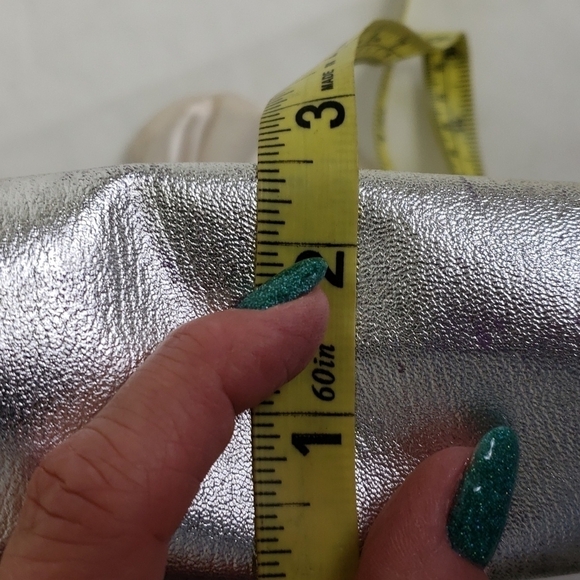 Vintage Midcentury Silver Handbag With Rhinestone Kiss Clasp and Satin Coin Bag - Picture 6 of 13